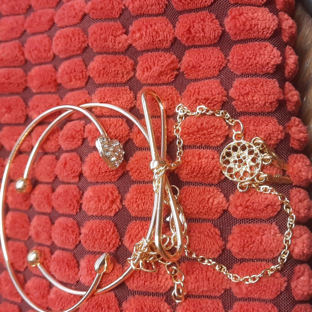 NWOT Women New Heart shaped Full Diamond Love Bowknot Mesh Bracelet